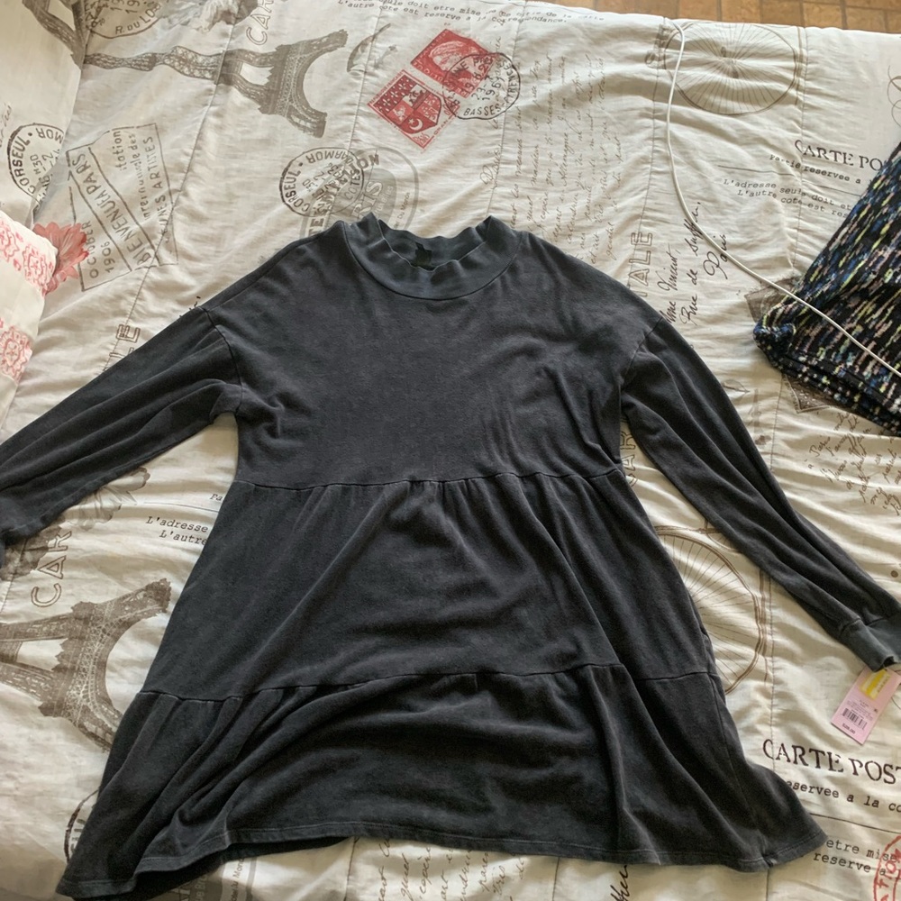 A black long sleeve dress